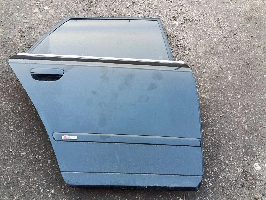 Rear door – right