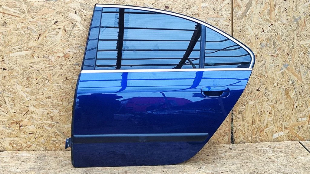 Rear door – left