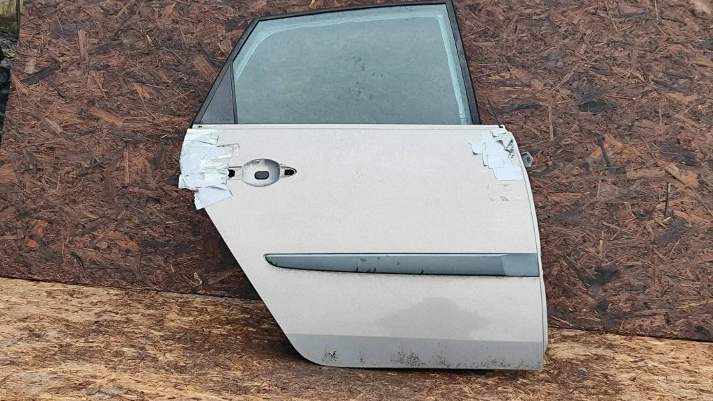 Rear door – right