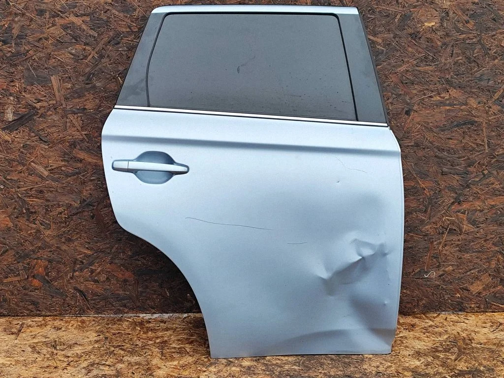 Aizmugurējās durvis – Mitsubishi Outlander (2013-2021)