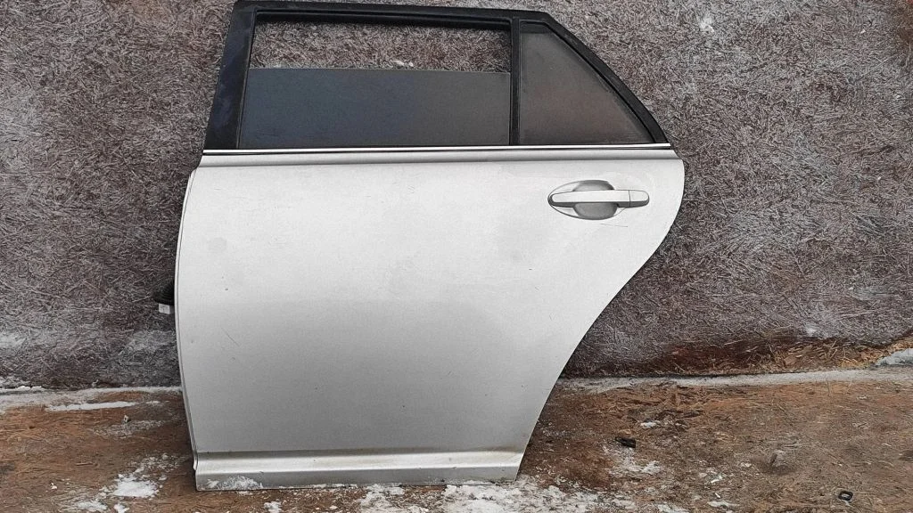 Rear door 43R00048