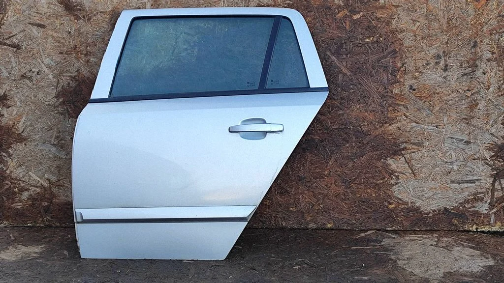 Rear door – left