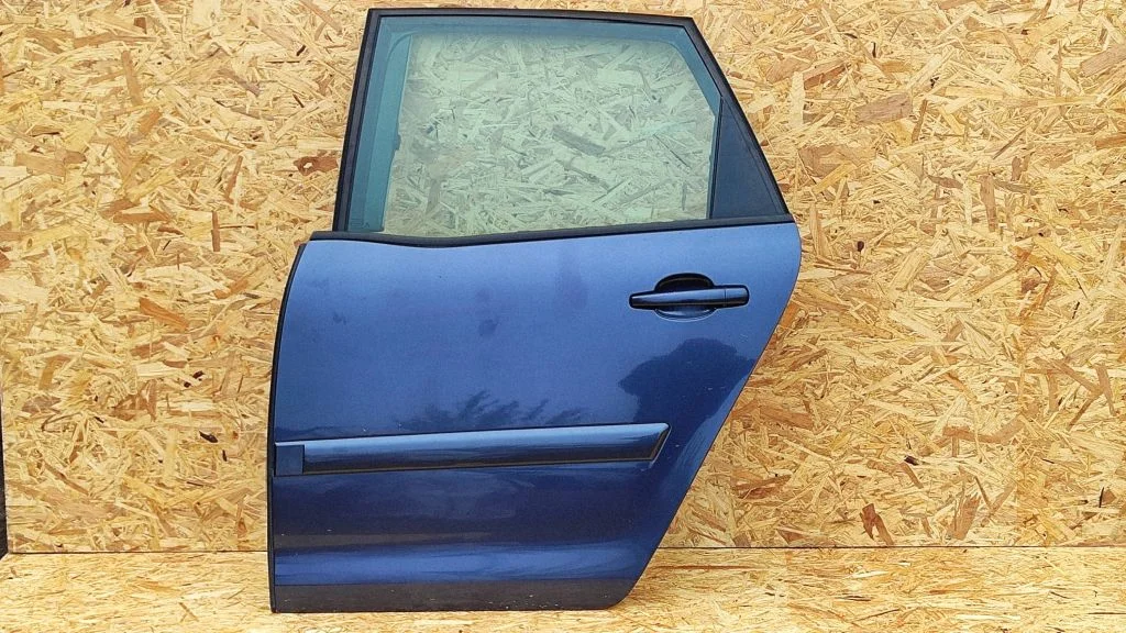 Rear door – left