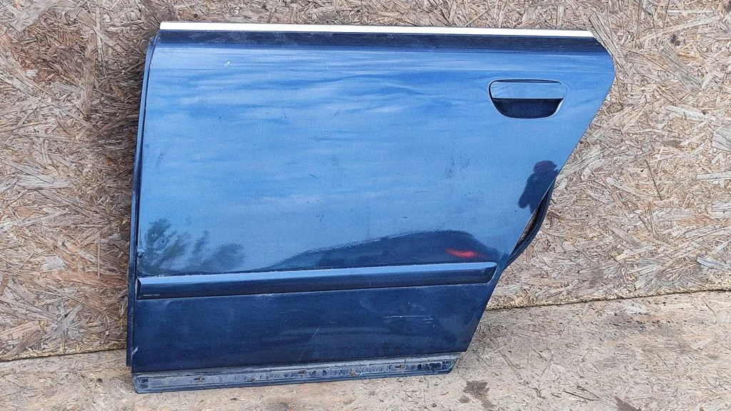 Rear door – left