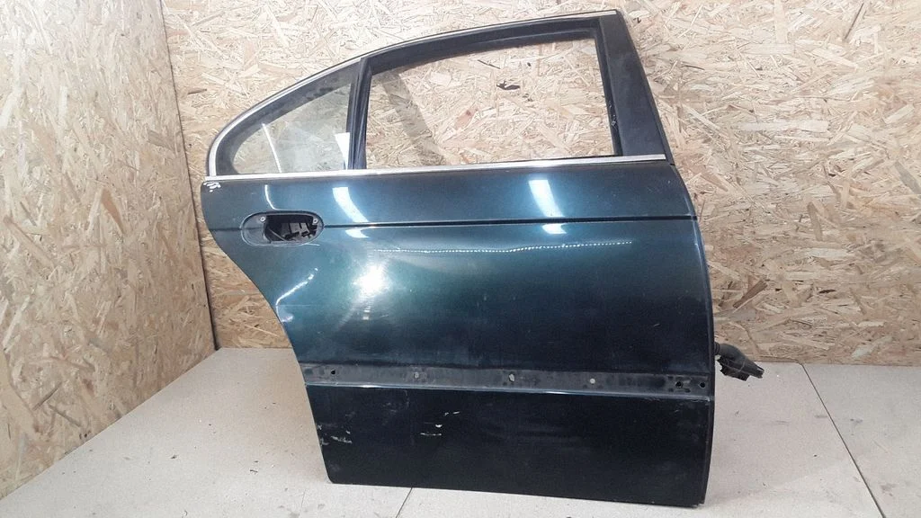 Rear door – right