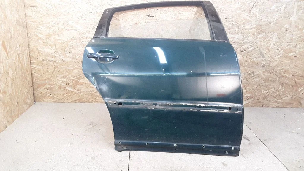 Rear door – right