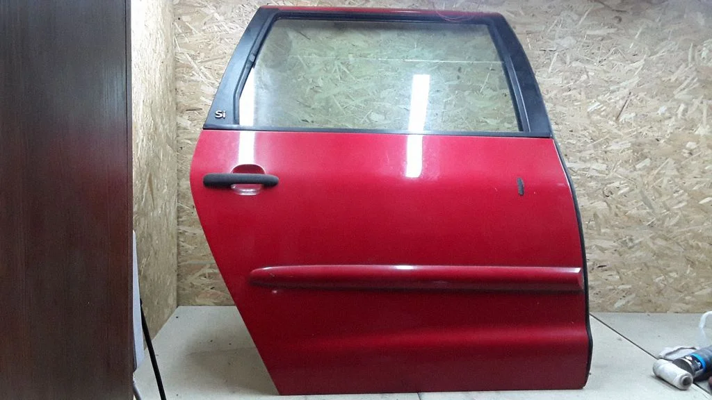 Rear door – right