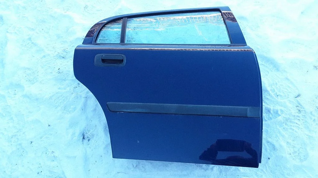 Rear door – right