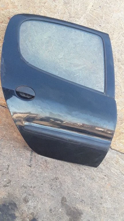 Rear door E143R001498