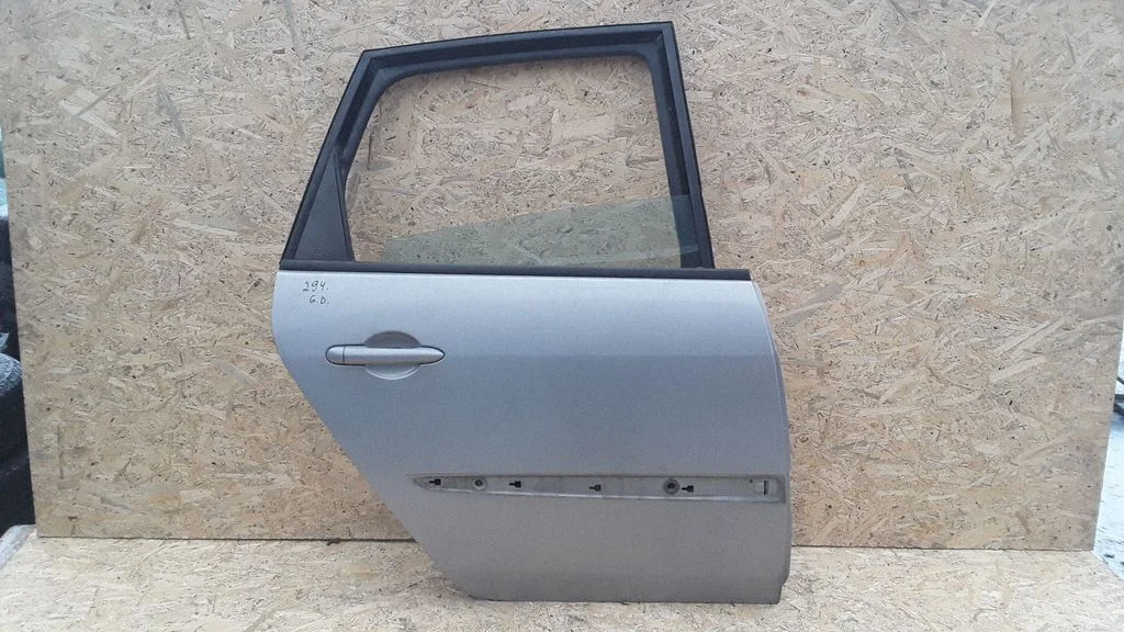 Rear door – right