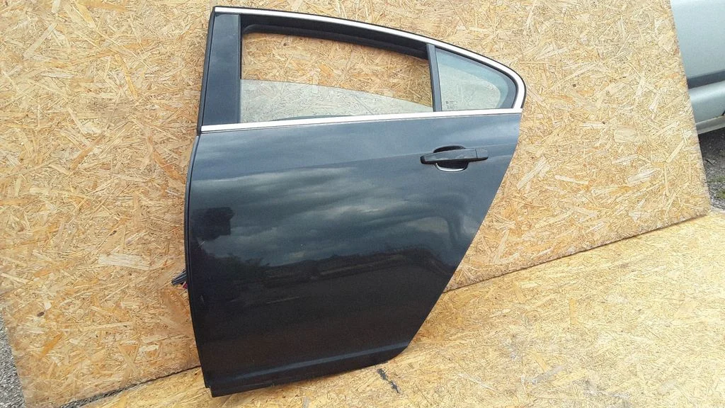 Rear door – left