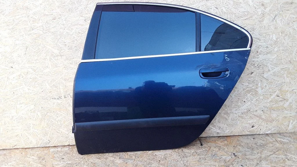 Rear door E243R001345