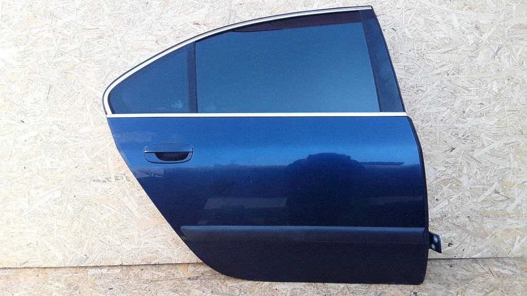 Rear door E243R001345