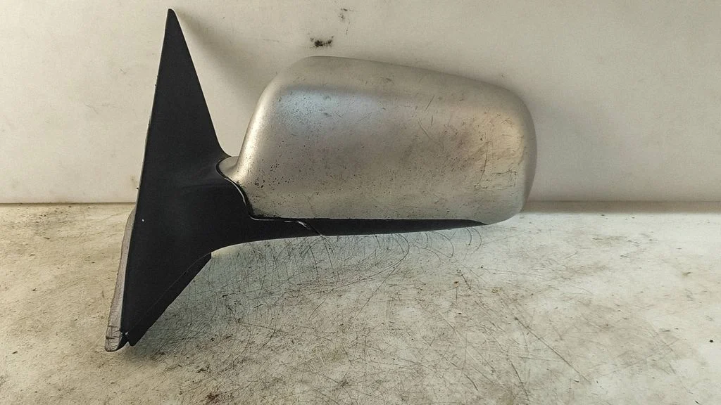 Front door electric wing mirror E6022317