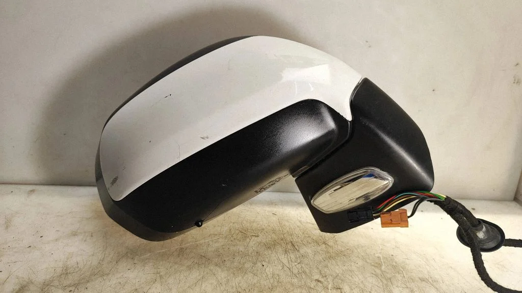 Esiukse elektriline välispeegel 0208199
