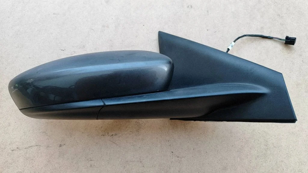 Front door electric wing mirror 1UY101AUAD