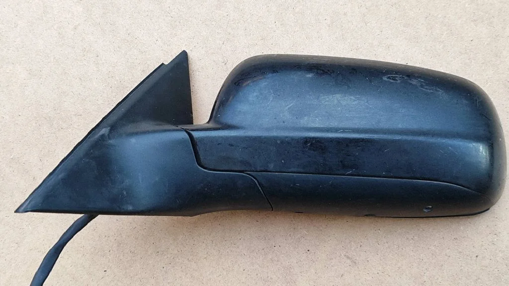 Front door electric wing mirror E1020479