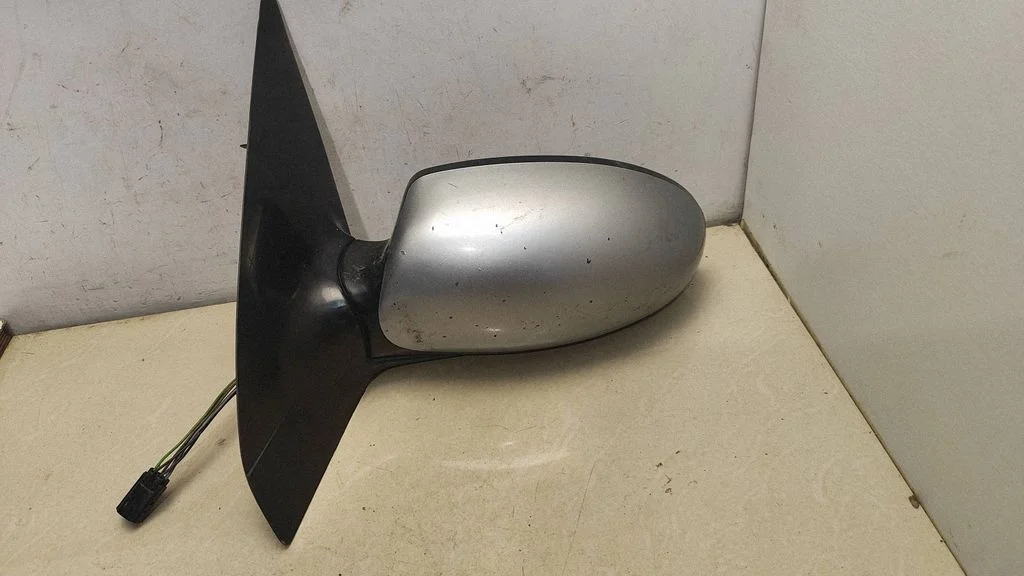 Front door electric wing mirror E11015475