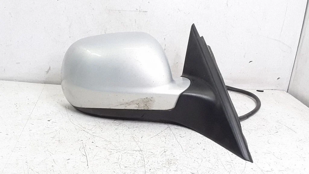 Front door electric wing mirror E1020514