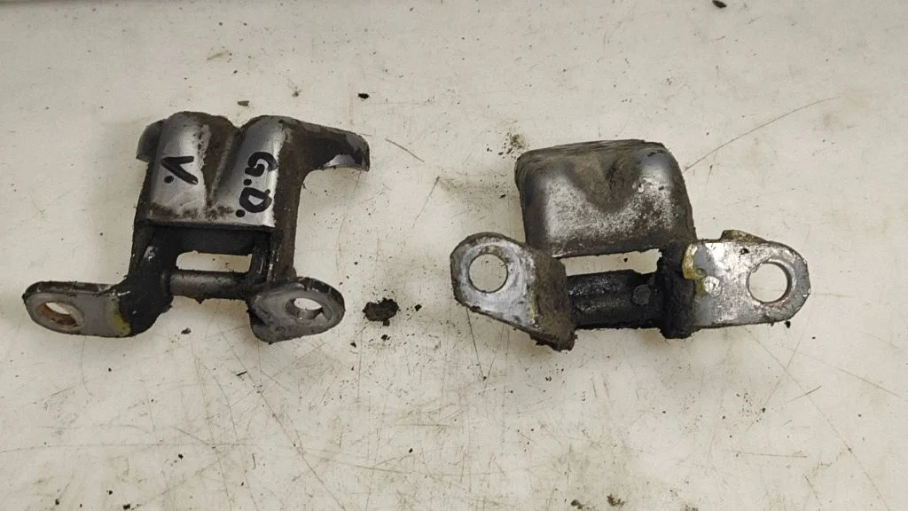 Tagaukse hingede komplekt – Subaru Outback (2007-2009)