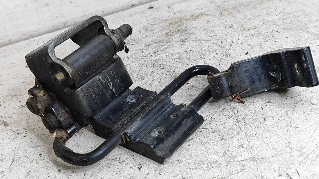Tagaukse hingede komplekt – Audi A6 Allroad C6 (2006-2011)