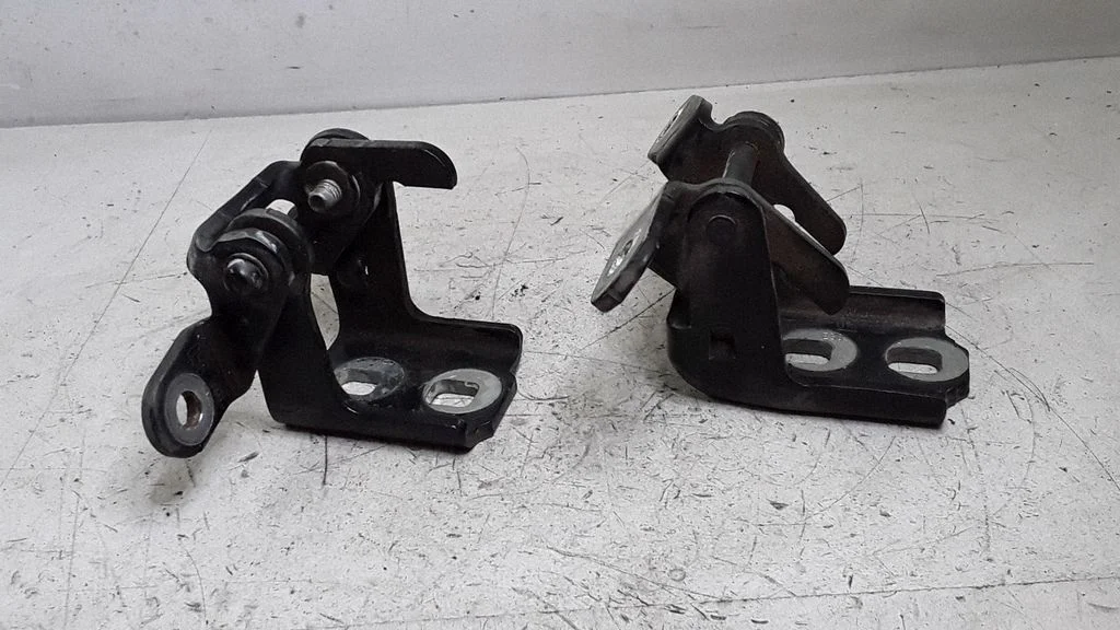 Tagaukse hingede komplekt – Opel Insignia A (2008-2017)