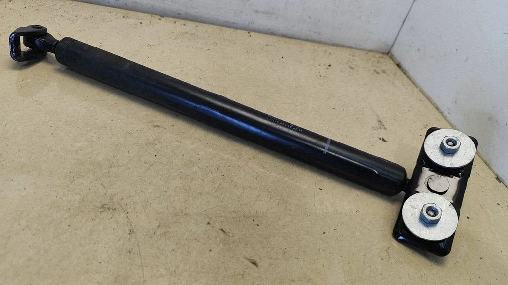 Rear door check strap stopper – BMW 7 Series F01 F02 F03 F04 (2008-2016)