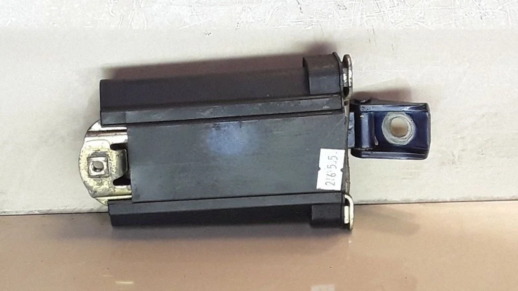 Rear door check strap stopper – Mercedes-Benz E-Class W210 (1995-2002)