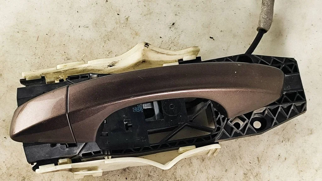 Tagaukse välimine käepide – Skoda Octavia Mk3 (5E) (2013-2019)