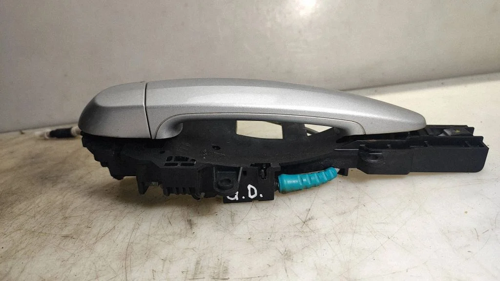 Rear door exterior handle – right