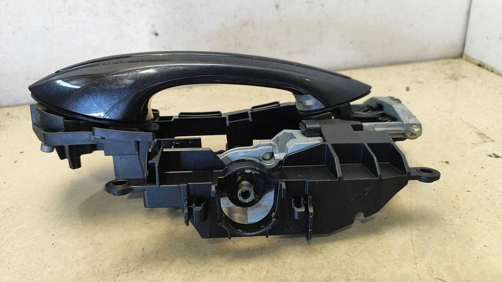 Tagaukse välimine käepide 7175732