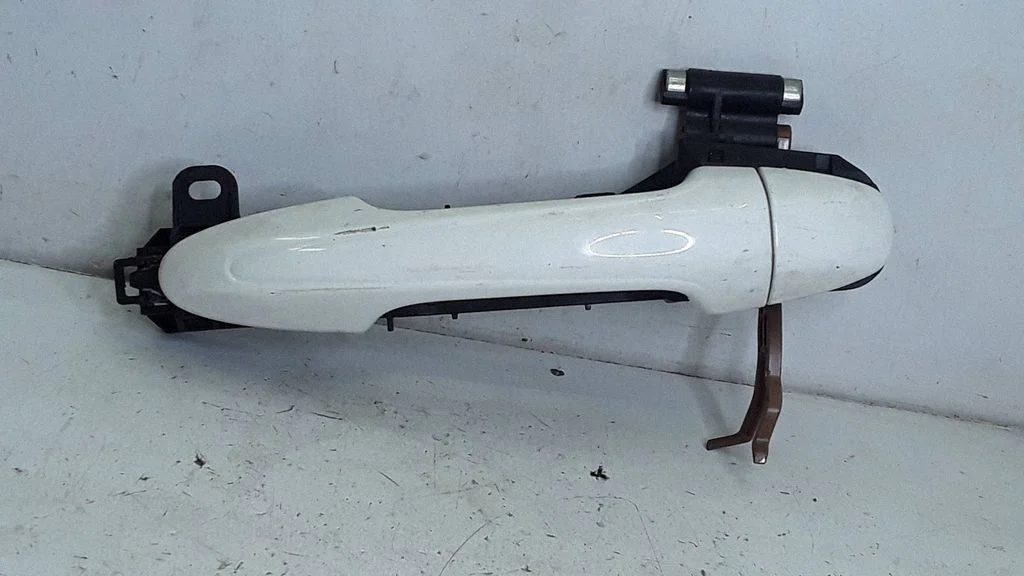 Tagaukse välimine käepide – Toyota RAV 4 (XA40) (2012-2018)