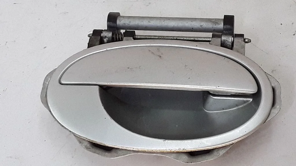 Tagaukse välimine käepide 9048604