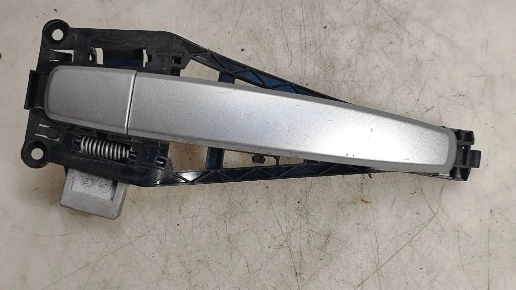 Rear door exterior handle 24463749
