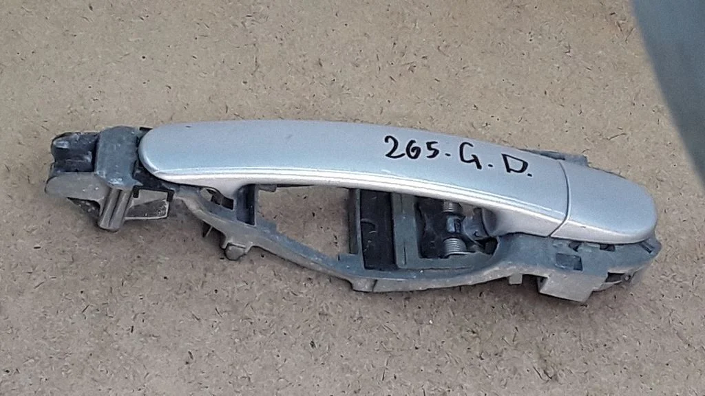 Rear door exterior handle – Volkswagen Passat B5.5 (2001-2005)