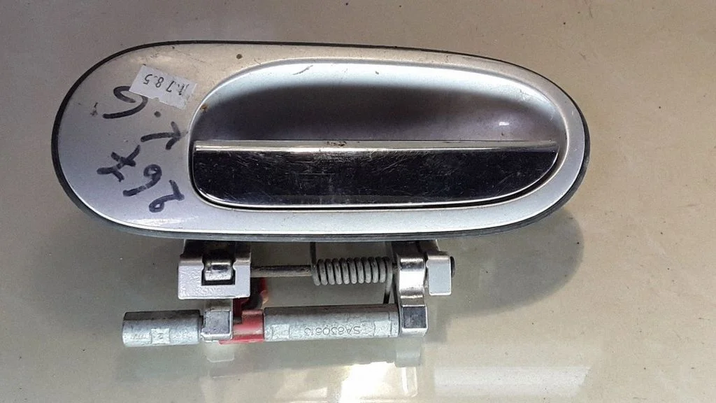 Tagaukse välimine käepide SA830613