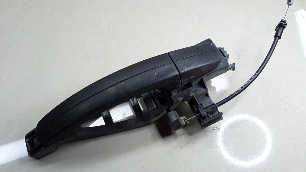 Tagaukse välimine käepide 4M51A266822