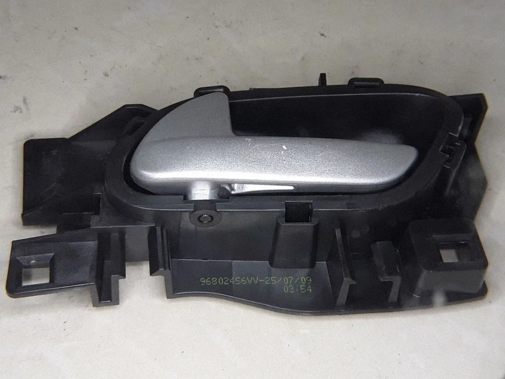 Tagaukse sisemine käepide – Peugeot 207 CC (2007-2014)