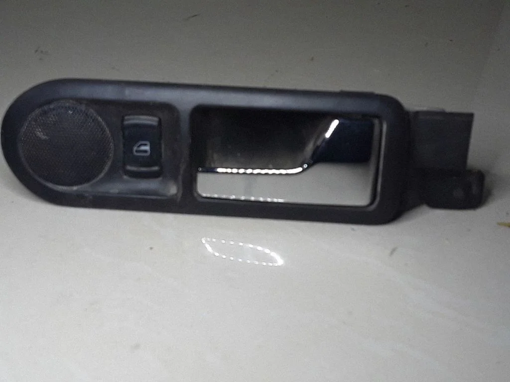 Tagaukse sisemine käepide – Volkswagen Passat B5 (1997-2000)