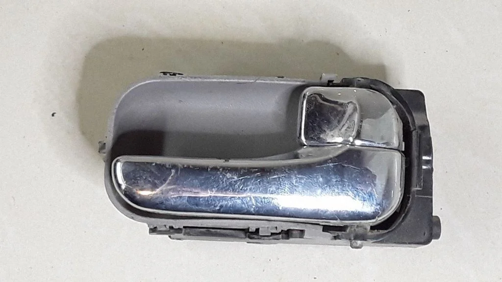 Tagaukse sisemine käepide – Nissan Almera N16 (2000-2010)