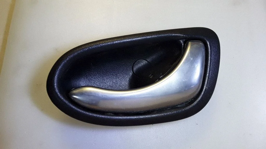 Tagaukse sisemine käepide – Nissan Primera (2002-2007)