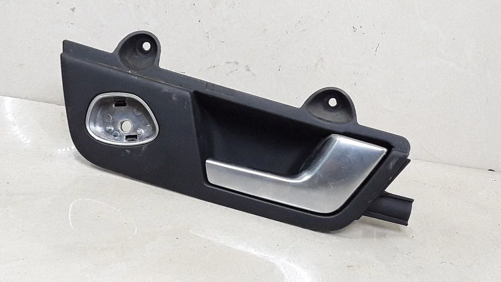 Tagaukse sisemine käepide – Audi A4 S4 B6 8E 8H (2001-2005)