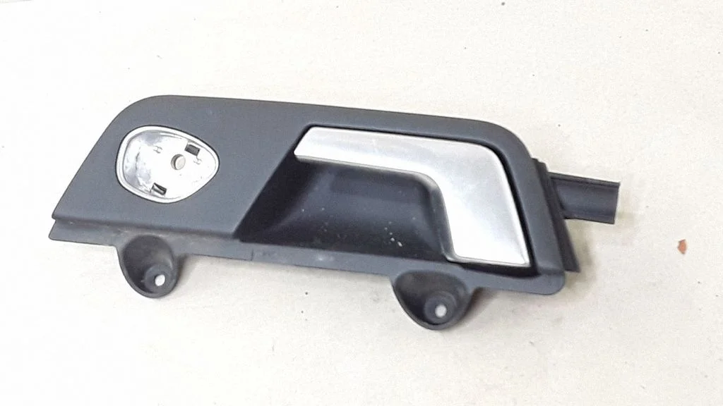 Tagaukse sisemine käepide – Audi A4 S4 B6 8E 8H (2001-2005)