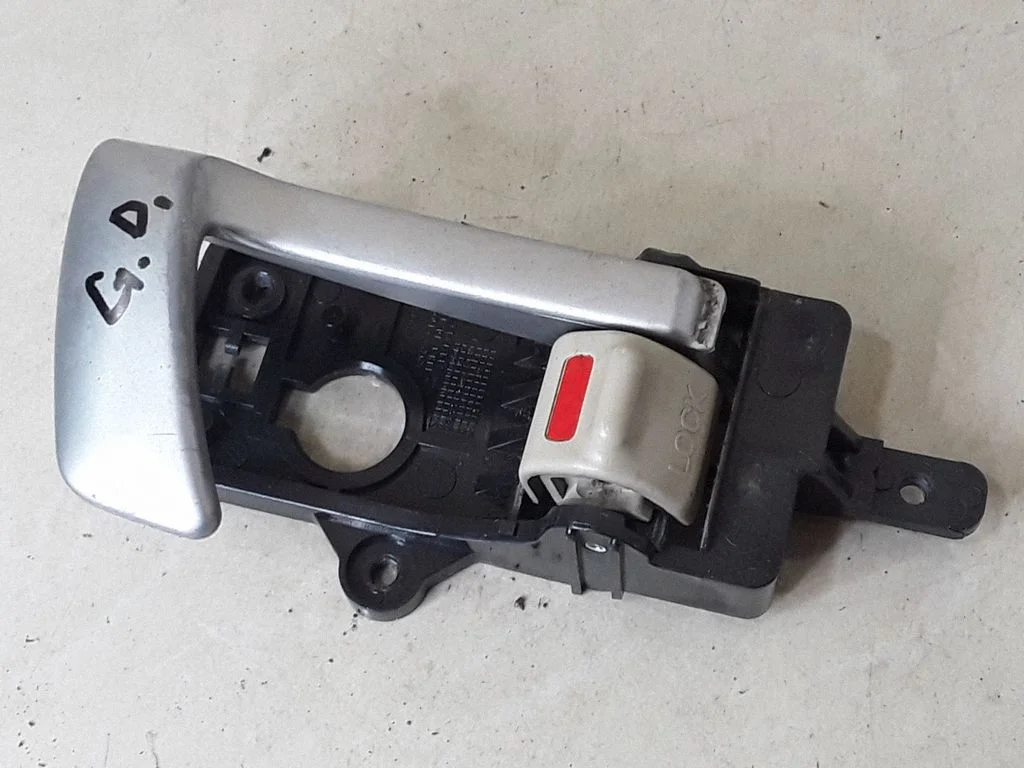 Tagaukse sisemine käepide – Hyundai Santa Fe (2006-2012)