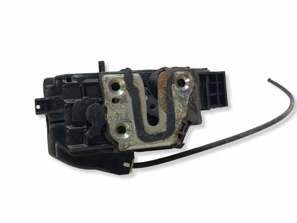 Rear door lock – right