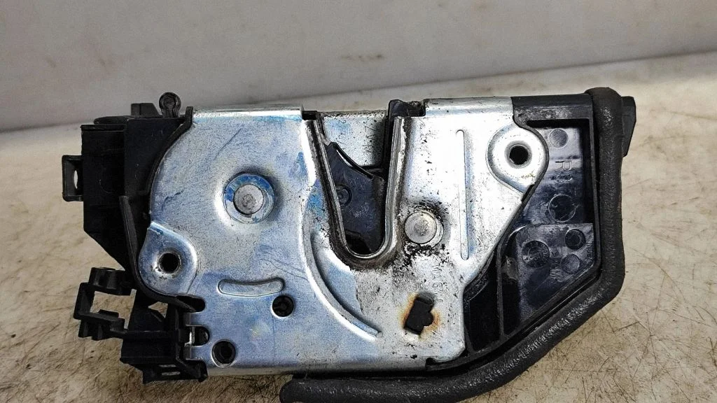 Rear door lock – Mini Cooper Countryman R60 (2011-2016)