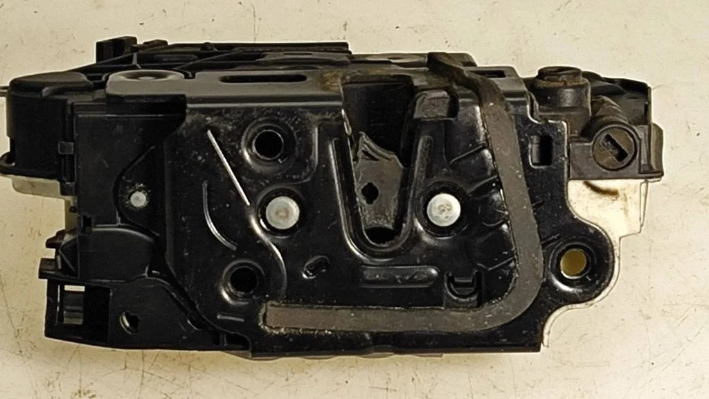 Rear door lock 5N0839016B