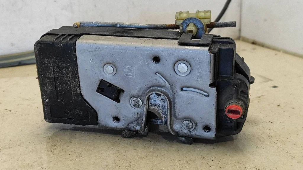 Rear door lock – Opel Vectra C (2002-2005)