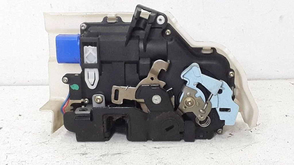 Rear door lock 1T0839350