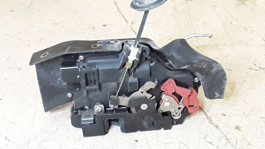 Rear door lock – Audi A4 S4 B6 8E 8H (2001-2005)